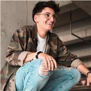 Laureata in mediazione linguistica si offre per ripetizioni di lingua inglese. Laureata anche in portoghese e spagnolo